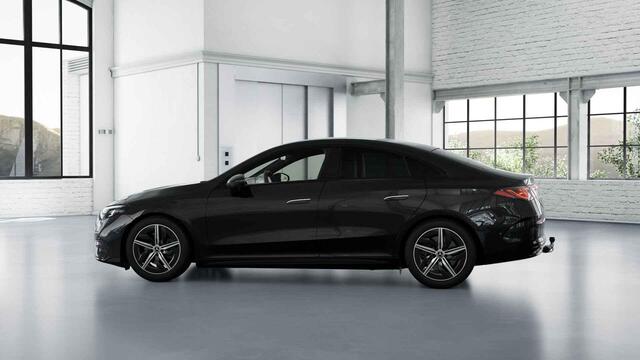 Mercedes-Benz CLA-KLASSE 200 Business Solution AMG 58 kWh | Panoramadak | Premium Pakket | Superscreen | Trekhaak | Head-Up |