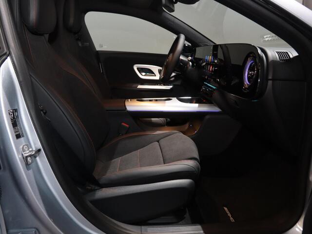 Mercedes-Benz CLA-KLASSE 250+ Launch Edition 85 kWh | Night | Panoramadak | Stoelverwarming | DISTRONIC | Achteruitrijcamera | Dodehoekassistent | Trekhaak |