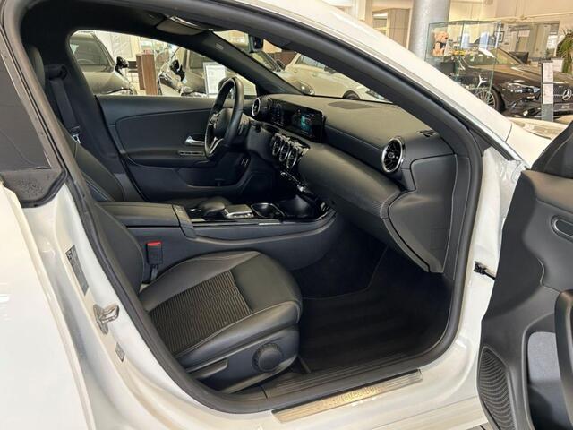 Mercedes-Benz CLA-KLASSE Shooting Brake 250 e Advantage Camera LED Appel Carplay ACC Keyless