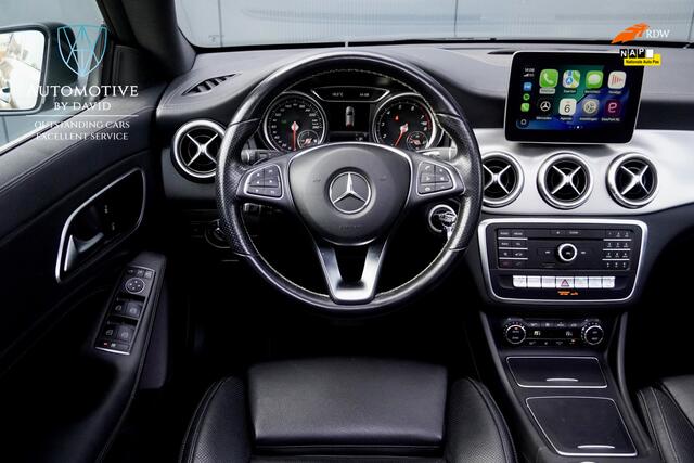 Mercedes-Benz CLA-KLASSE Shooting Brake 180 122 pk PRESTIGE AUTOMAAT / TREKHAAK / PANORAMADAK / BTW-AUTO / APPLE CARPLAY / ACHTERUITRIJCAMERA / LEDER / VOLLEDIG ONDERHOUDEN