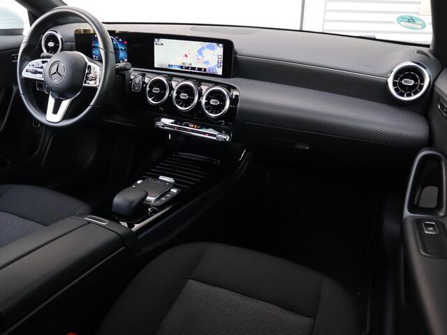 Mercedes-Benz CLA-KLASSE 180 Business Line