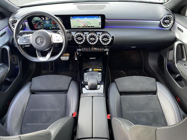 Mercedes-Benz CLA-KLASSE 250 e Advantage AMG Line 18"/Dodehoek/Trekhaak/Camera/Sfeerverlichting/Stoelverwarming