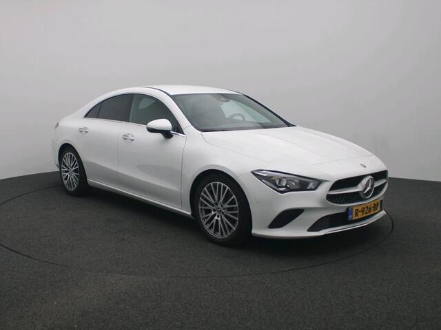 Mercedes-Benz CLA-KLASSE 180 Luxury Line | Keyless Go | Sfeerverlichting | Car Play | Stoelverwarming | Parkeerpakket met Camera | Inclusief 24 maanden Mercedes-Benz Certified garantie voor Europa.