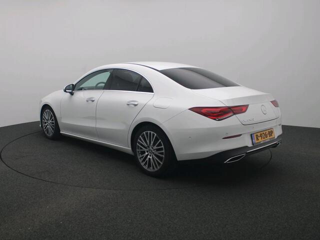 Mercedes-Benz CLA-KLASSE 180 Luxury Line | Keyless Go | Sfeerverlichting | Car Play | Stoelverwarming | Parkeerpakket met Camera | Inclusief 24 maanden Mercedes-Benz Certified garantie voor Europa.