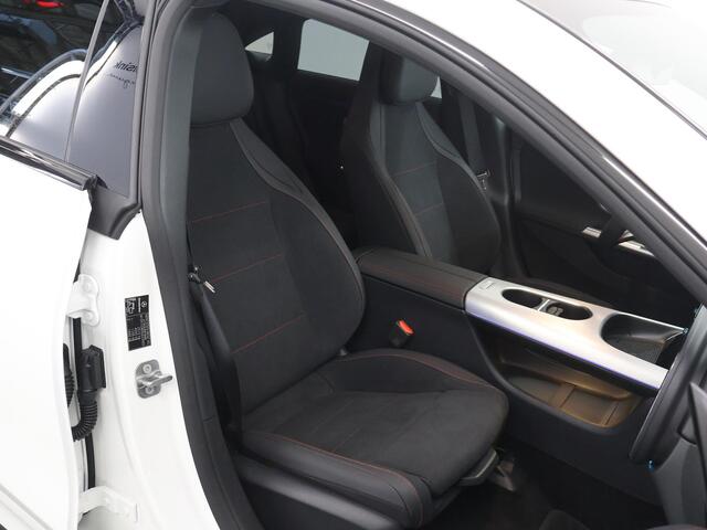 Mercedes-Benz CLA-KLASSE 250+ Launch Edition 85 kWh | Night | Panoramadak | Stoelverwarming | DISTRONIC | Achteruitrijcamera | Dodehoekassistent |