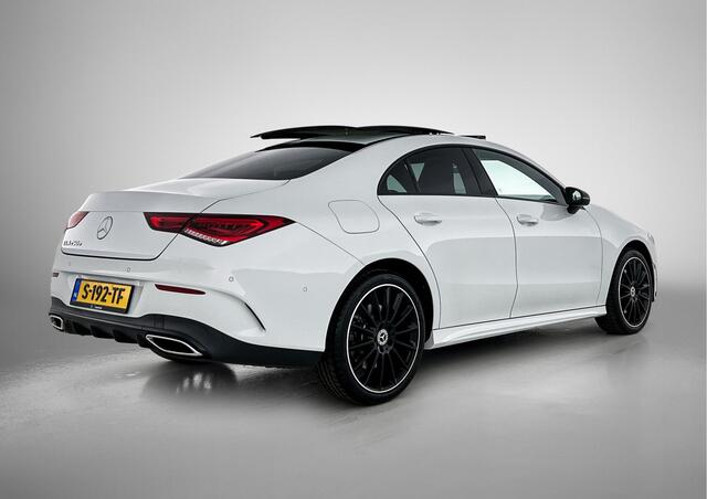 Mercedes-Benz CLA-KLASSE 250 e AMG Line Panoramadak | Stoelverwarming | Achteruitrijcamera | Inclusief 24 maanden MB Certified garantie voor Europa.