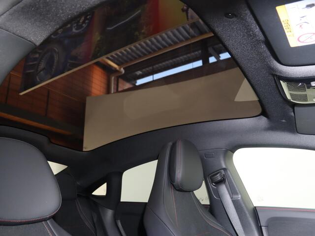 Mercedes-Benz CLA-KLASSE 250+ Launch Edition 85 kWh | Night | Panoramadak | Stoelverwarming | DISTRONIC | Achteruitrijcamera | Dodehoekassistent |