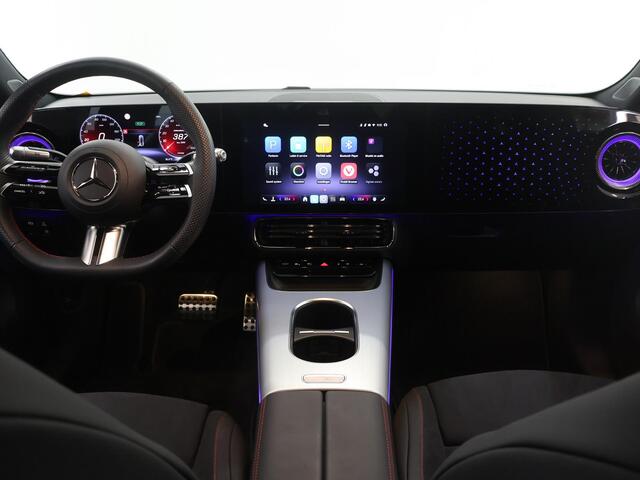 Mercedes-Benz CLA-KLASSE 250+ Launch Edition 85 kWh | Night | Panoramadak | Stoelverwarming | DISTRONIC | Achteruitrijcamera | Dodehoekassistent |