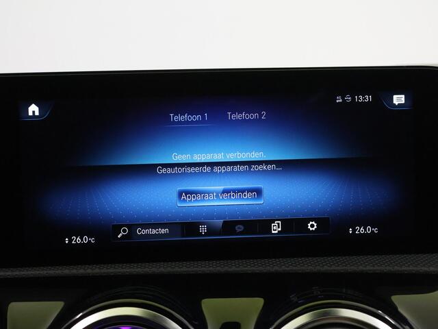 Mercedes-Benz CLA-KLASSE 180 Luxury Line | Panoramadak | Trekhaak | Digitaal display | Stoelverwarming |