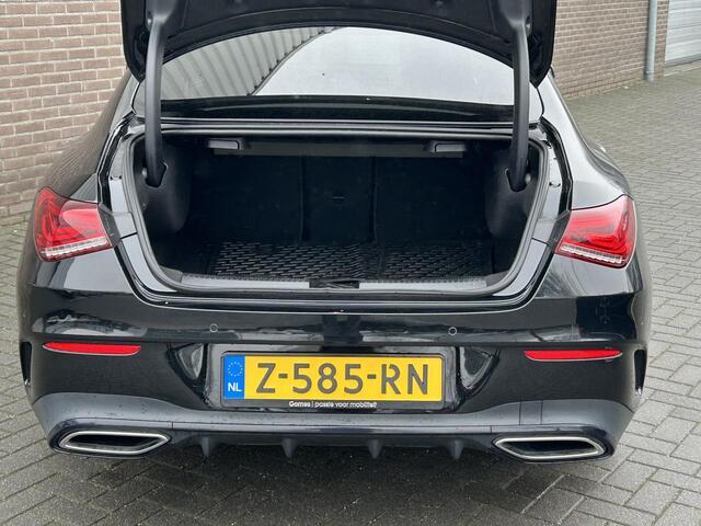 Mercedes-Benz CLA-KLASSE 180 AMG Line | Panoramadak | Sfeerverlichting |