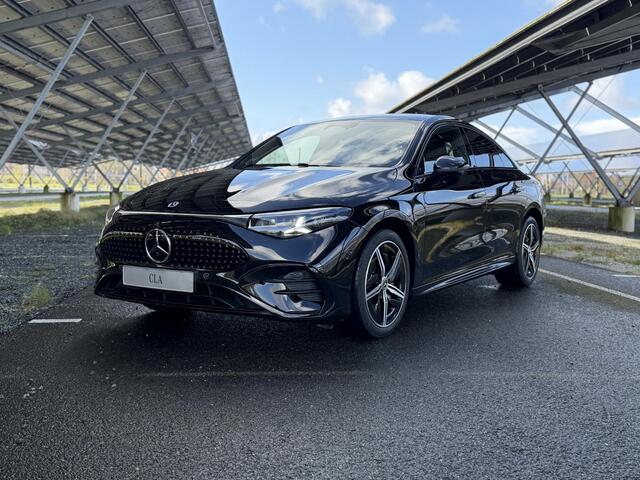Mercedes-Benz CLA-KLASSE 200 Business Solution AMG 58 kWh | Night | Panoramadak | Premium Plus | Superscreen | Trekhaak | Head-Up | Burmester | 19" LM velgen |