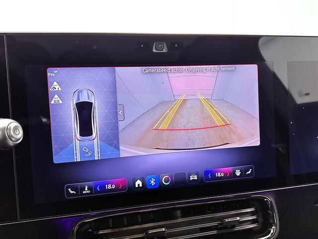 Mercedes-Benz CLA-KLASSE 180 Business Solution AMG | Premium pakket | Nightpakket | Trekhaak | Smartphone integratie | PARKTRONIC | URBAN GUARD | Sfeerverlichting | Stoelverwarming | Sportstoelen | Vast panoramadak |