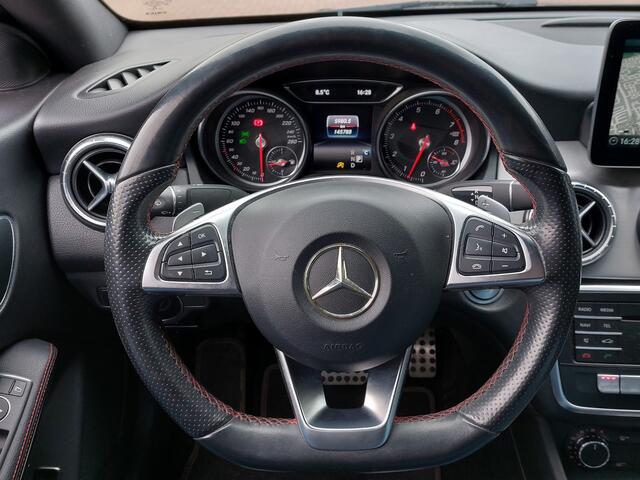 Mercedes-Benz CLA-KLASSE 180 122pk Automaat AMG Upgrade Edition | Navi | Apple Carplay+Android Auto | Airco | Cruise | Leder+Alcantara+Stoelverwarming | Licht+Regensensor | Pdc V+A+Assist+Camera | 18''lm