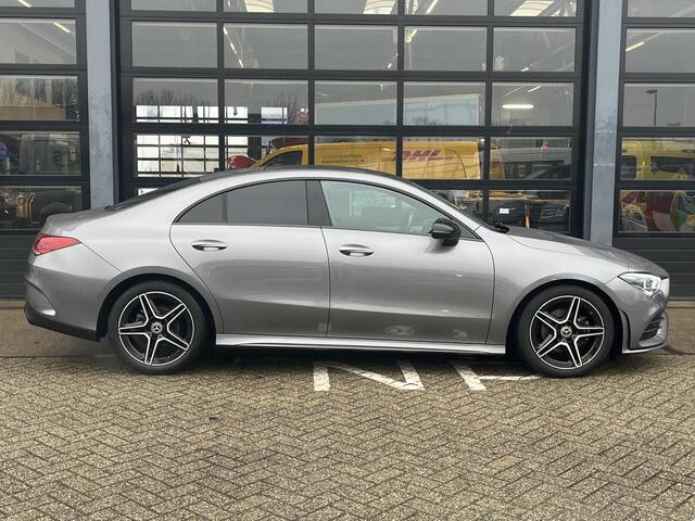 Mercedes-Benz CLA-KLASSE 180 AMG Line | Panoramadak | CarPlay | Cruise Control | Navigatie | Led Koplampen