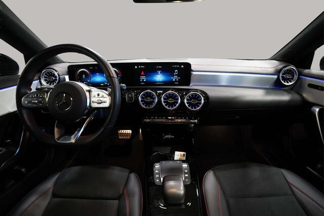 Mercedes-Benz CLA-KLASSE 250 e Business Solution AMG Limited | Nightpakket | Panoramadak | Sfeerverlichting | Advanced Sound System | Stoelverwarming | Multibeam LED