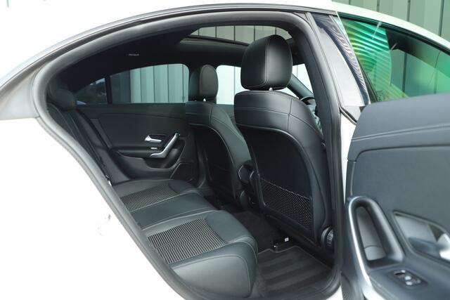 Mercedes-Benz CLA-KLASSE 180 Advantage | 136PK | Panoramadak | Led | Widescreen | Carplay | Stoelverwarming | 2020.