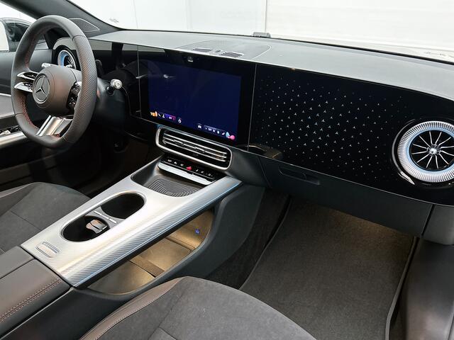 Mercedes-Benz CLA-KLASSE 200 Business Solution AMG 58 kWh | Advanced Plus pakket | Warmtewerend, donkergetint glas | Smartphone integratie | URBAN GUARD | Vast panoramadak |