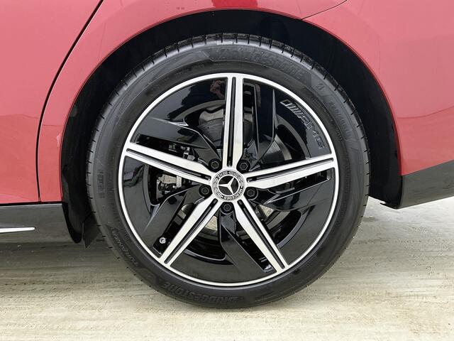 Mercedes-Benz CLA-KLASSE 200 Business Solution AMG | Parkeerpakket | Smartphone integratie | URBAN GUARD | Vast panoramadak | Sfeerverlichting | Gezichtsherkenning | Stoelverwarming |