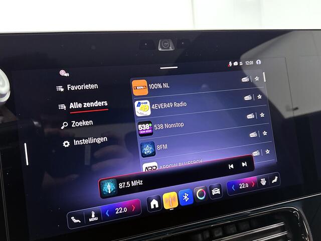 Mercedes-Benz CLA-KLASSE 180 Business Solution AMG | Premium pakket | Nightpakket | Smartphone integratie | URBAN GUARD | Vast panoramadak | Sfeerverlichting | THERMOTRONIC |