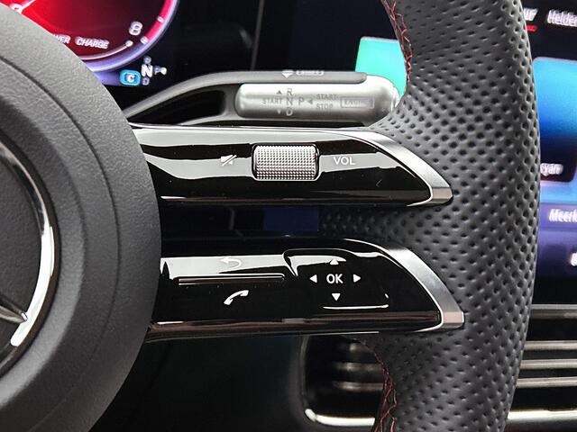 Mercedes-Benz CLA-KLASSE 180 Business Solution AMG | Premium pakket | Nightpakket | Trekhaak | Smartphone integratie | URBAN GUARD | Vast panoramadak | Gezichtsherkenning | Sfeerverlichting |