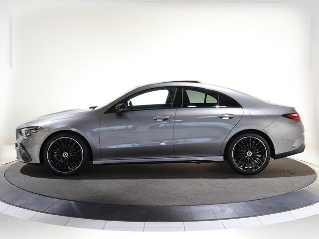Mercedes-Benz CLA-KLASSE 180 Business Solution AMG | Panoramaschuifdak | AMG Line Plus | Head-up display | Nightpakket | 360° camera | Dodehoekassistent |
