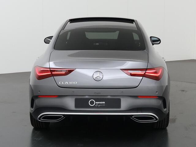 Mercedes-Benz CLA-KLASSE 180 Business Solution AMG | Panoramaschuifdak | Premium Plus-pakket | Winterpakket | Techniek-pakket | Burmester | Trekhaak | Head-up display |