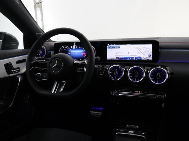 Mercedes-Benz CLA-KLASSE 180 Business Solution AMG | Panoramaschuifdak | Premium Plus-pakket | Winterpakket | Techniek-pakket | Burmester | Trekhaak | Head-up display |