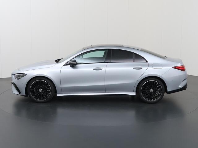 Mercedes-Benz CLA-KLASSE 180 Business Solution AMG | Panoramaschuifdak | AMG-line plus | Head-Up | Dodehoekassistent | Nightpakket |