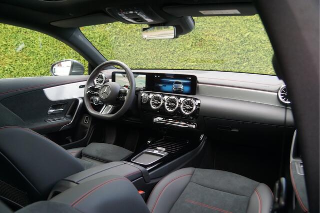 Mercedes-Benz CLA-KLASSE CLA 250 e AMG Line Facelift | Pano Trekhaak Keyless-Go