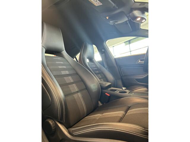 Mercedes-Benz CLA-KLASSE 180 Business Solution | Cruise control | Climate control | Achteruitrijcamera | Stoelverwarming | Nederlands geleverd