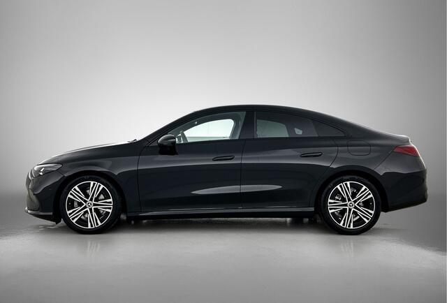 Mercedes-Benz CLA-KLASSE 180 Business Solution | Nightpakket | Parkeerpakket | Smartphone integratie | Gezichtsherkenning | Vast panoramadak | URBAN GUARD | Sierelementen kunststof antraciet |