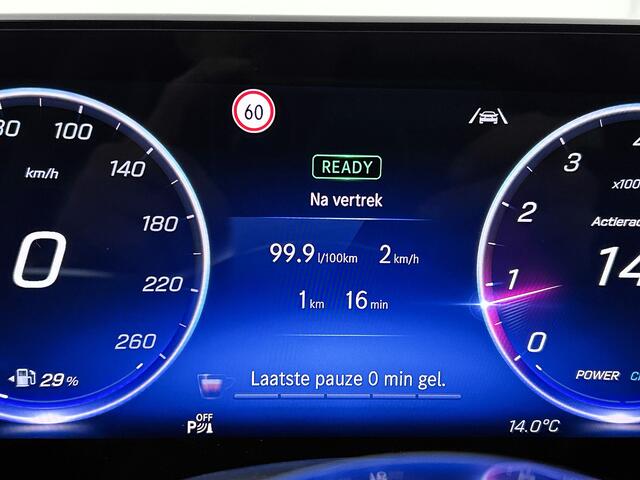 Mercedes-Benz CLA-KLASSE 180 Business Solution | Nightpakket | Parkeerpakket | Smartphone integratie | Gezichtsherkenning | Vast panoramadak | URBAN GUARD | Sierelementen kunststof antraciet |