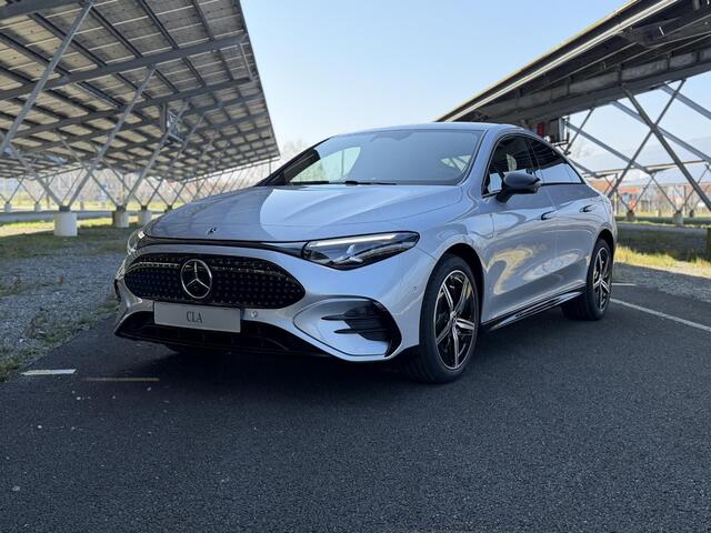 Mercedes-Benz CLA-KLASSE 200 Business Solution AMG 58 kWh EQ | Night | Panoramadak | Distronic | Achteruitrijcamera| Dodehoekassistent | Stoelverwarming |