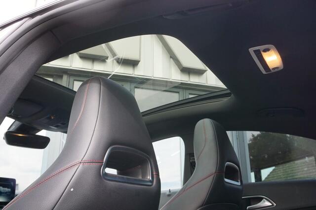 Mercedes-Benz CLA-KLASSE 180 AUT7 AMG NIGHT PANORAMADAK