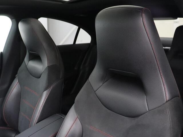 Mercedes-Benz CLA-KLASSE 180 AMG Line | Panoramadak | Carplay | Leder/Alcantara | Stoelverwarming | Navigatie | Keyless | Camera | Full LED | Sportstoelen | Widescreen | Sfeerverlichting | Climate control