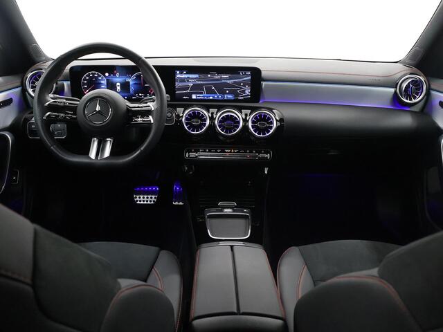 Mercedes-Benz CLA-KLASSE 250 e AMG Night | Panoramadak | Keyless Go | Sfeerverlichting | Achteruitrijcamera |