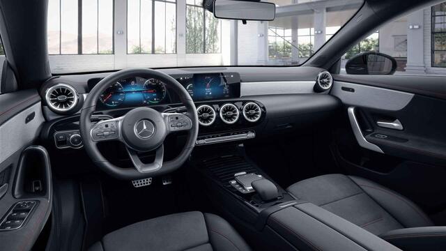 Mercedes-Benz CLA-KLASSE 250 e AMG Line | Panoramadak | Widescreen | Stoelverwarming | Achteruitrijcamera |