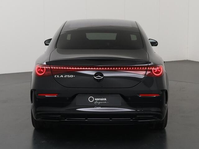 Mercedes-Benz CLA-KLASSE 250+ Launch Edition 85.5 kWh | Night | Panoramadak | Stoelverwarming | DISTRONIC | Achteruitrijcamera | Dodehoekassistent |