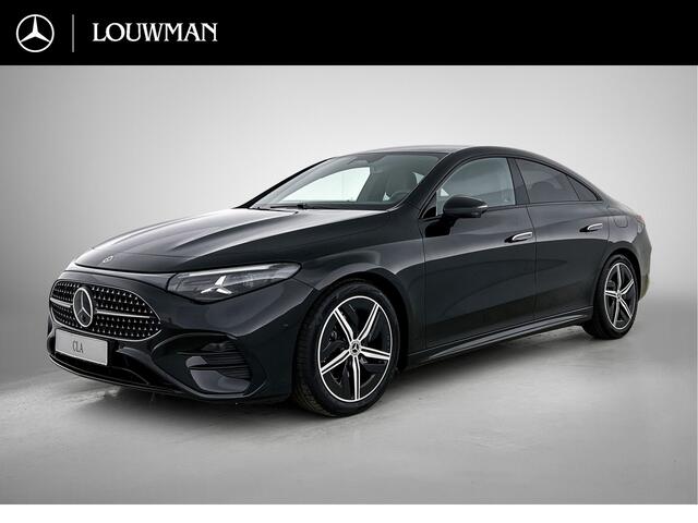 Mercedes-Benz CLA-KLASSE 180 Business Solution AMG | Premium pakket | Nightpakket | Trekhaak | Smartphone integratie | URBAN GUARD | Vast panoramadak | Memorypakket | Sfeerverlichting | Adaptieve cruisecontrol |