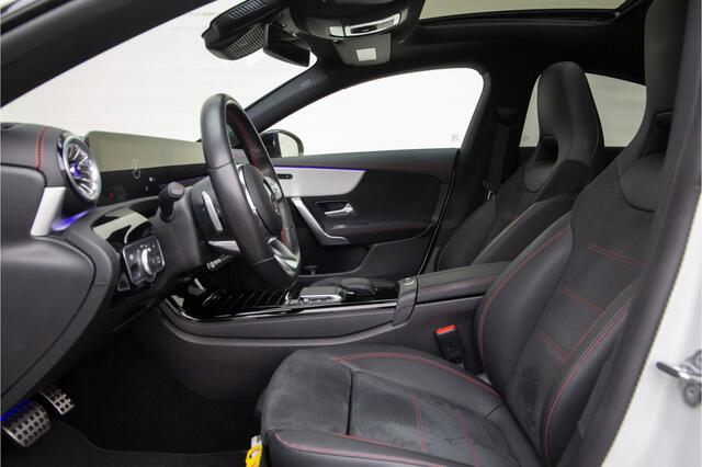 Mercedes-Benz CLA-KLASSE 250 e AMG Premium Plus, Pano, Head-up, Distronic, Nightpakket