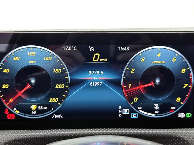 Mercedes-Benz CLA-KLASSE 180 Business Solution AMG | Panoramadak | 5 spaaks lichtmetalen | Navigatie | Parking support Inclusief 24 maanden MB Certified garantie voor Europa.