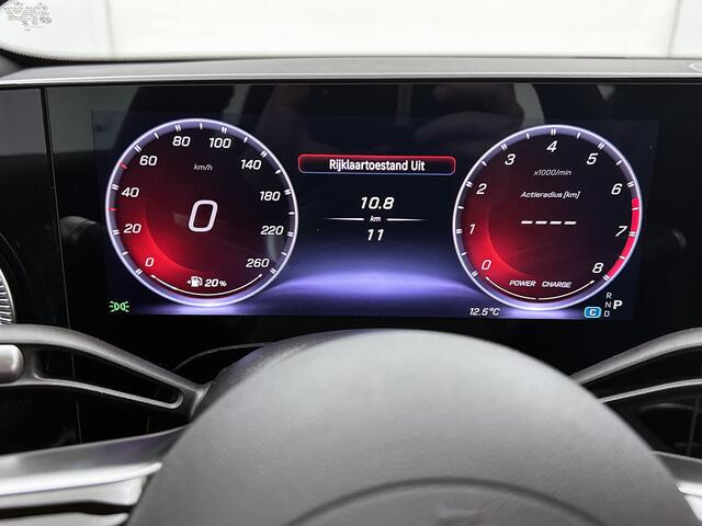 Mercedes-Benz CLA-KLASSE 200 Business Solution AMG | Parkeerpakket | Smartphone integratie | URBAN GUARD | Vast panoramadak | Sfeerverlichting | Adaptieve cruisecontrol | Stoelverwarming |
