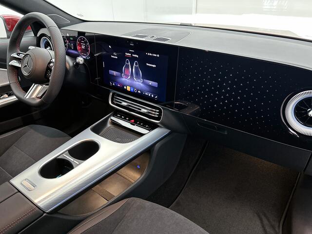 Mercedes-Benz CLA-KLASSE 200 Business Solution AMG | Parkeerpakket | Smartphone integratie | URBAN GUARD | Vast panoramadak | Sfeerverlichting | Adaptieve cruisecontrol | Stoelverwarming |