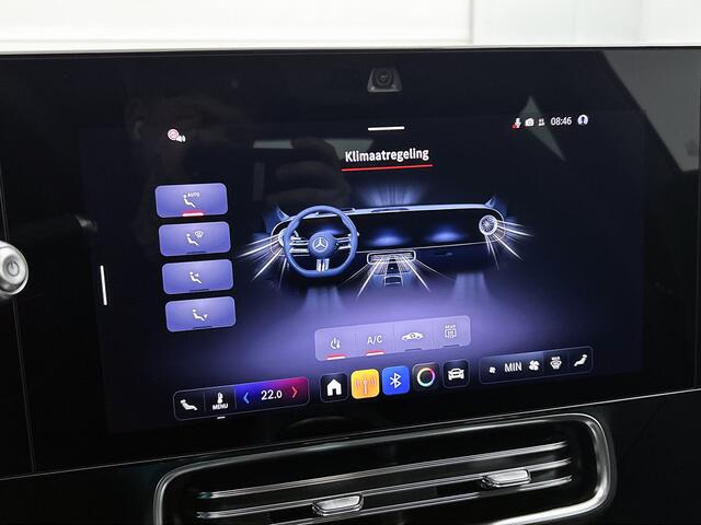 Mercedes-Benz CLA-KLASSE 200 Business Solution AMG | Parkeerpakket | Smartphone integratie | URBAN GUARD | Vast panoramadak | Sfeerverlichting | Adaptieve cruisecontrol | Stoelverwarming |