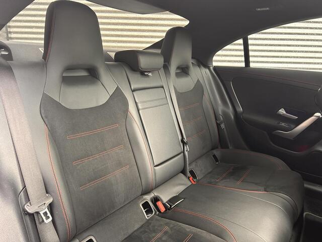 Mercedes-Benz CLA-KLASSE 200 Business Solution AMG | Panoramadak | Memory | LED Koplampen | Keyless Entry