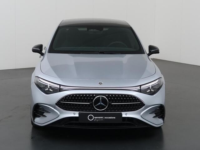 Mercedes-Benz CLA-KLASSE 180 Business Solution AMG | Night | Panoramadak | Memory | Trekhaak | Sfeerverlichting | Stoelverwarming |