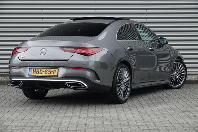 Mercedes-Benz CLA-KLASSE 180 Star Edition AMG | Pano | Trekhaak | Distronic | Camera | Sfeer |