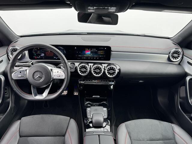 Mercedes-Benz CLA-KLASSE 180 AMG Line AMG-LINE | SFEER VERLICHTING | WIDE-SCREEN