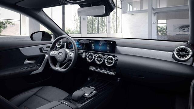 Mercedes-Benz CLA-KLASSE 180 Business Solution AMG | Night pakket | Panoramadak | Stoelverwarming | Burmester |