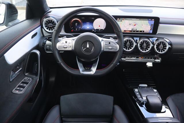 Mercedes-Benz CLA-KLASSE 250 e Business Solution AMG Limited NL-Auto!! Panoramadak I Sfeerverlichting